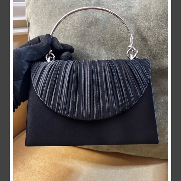 🔺SOLD🔺Black Satin Pleated-Flap Metal Handle Retro Evening Bag w/Detachable Strap - Picture 5 of 14